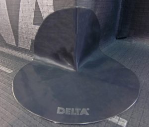 DELTA®-FLEXX CORNER - фасонна деталь для ущільнення внутрішніх і зовнішніх кутів на приляганнях мембрани DELTA®-ALPINA до конструкцій.